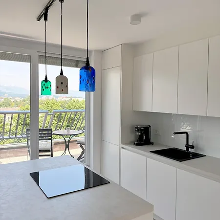 Luxe Penthouse With A Castle View Laibach