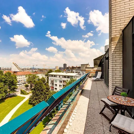 Luxe Penthouse With A Castle View Apartment Laibach