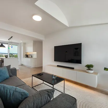 Luxe Penthouse With A Castle View Laibach