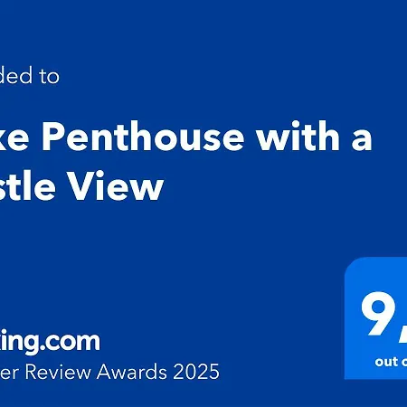 Luxe Penthouse With A Castle View 아파트 *