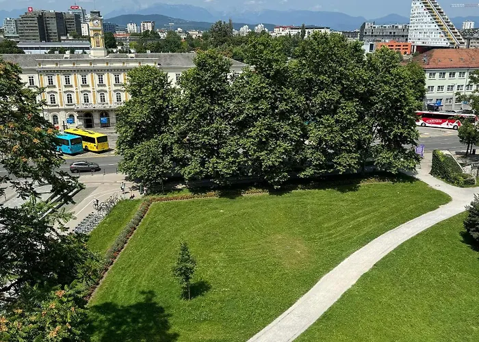 Luxe Penthouse With A Castle View Lubiana
