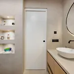 Luxe Penthouse With A Castle View Apartment