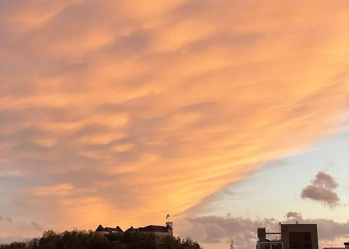 Luxe Penthouse With A Castle View