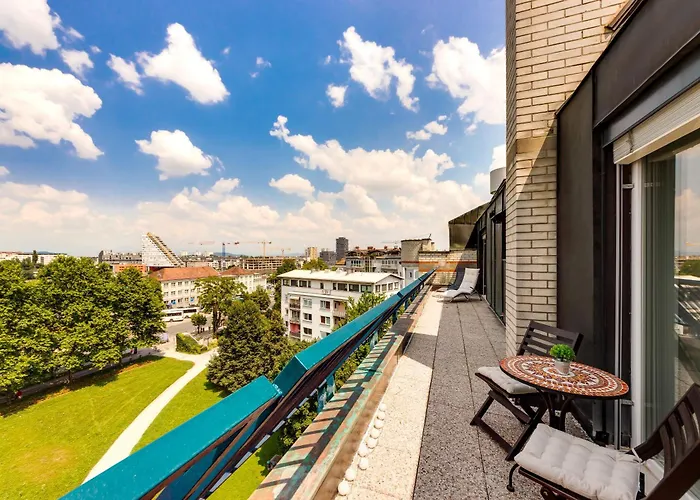 Luxe Penthouse With A Castle View Appartement Ljubljana